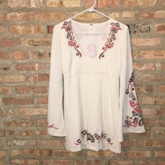 Free People Dresses & Skirts - Wide flower sleeve dress